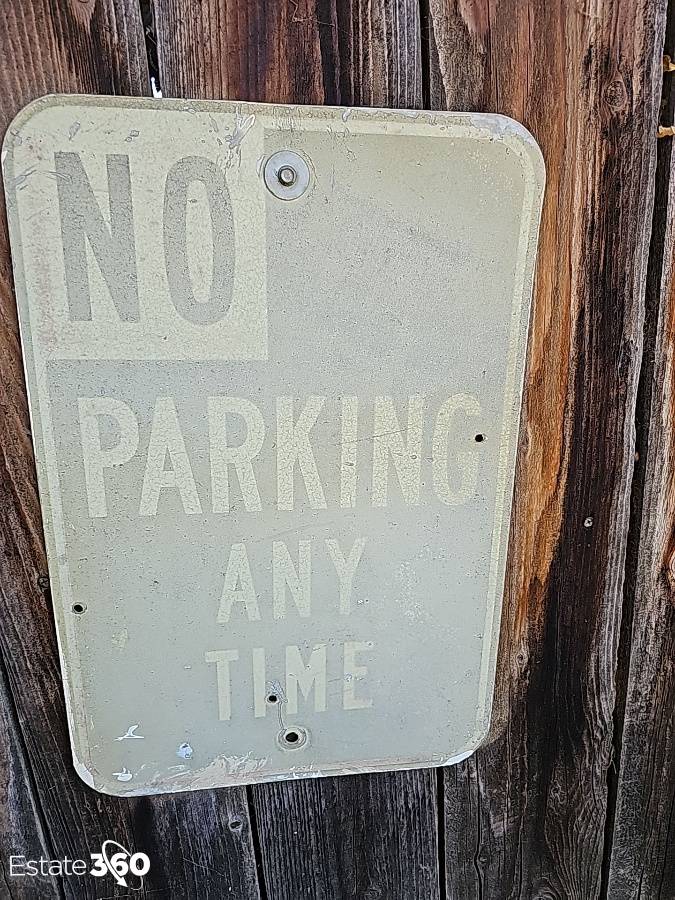 古着屋　ON ROADWAY & NO PARKING Semi-Custom California No Parking Anytime CVC 22658 Tow Away Sign