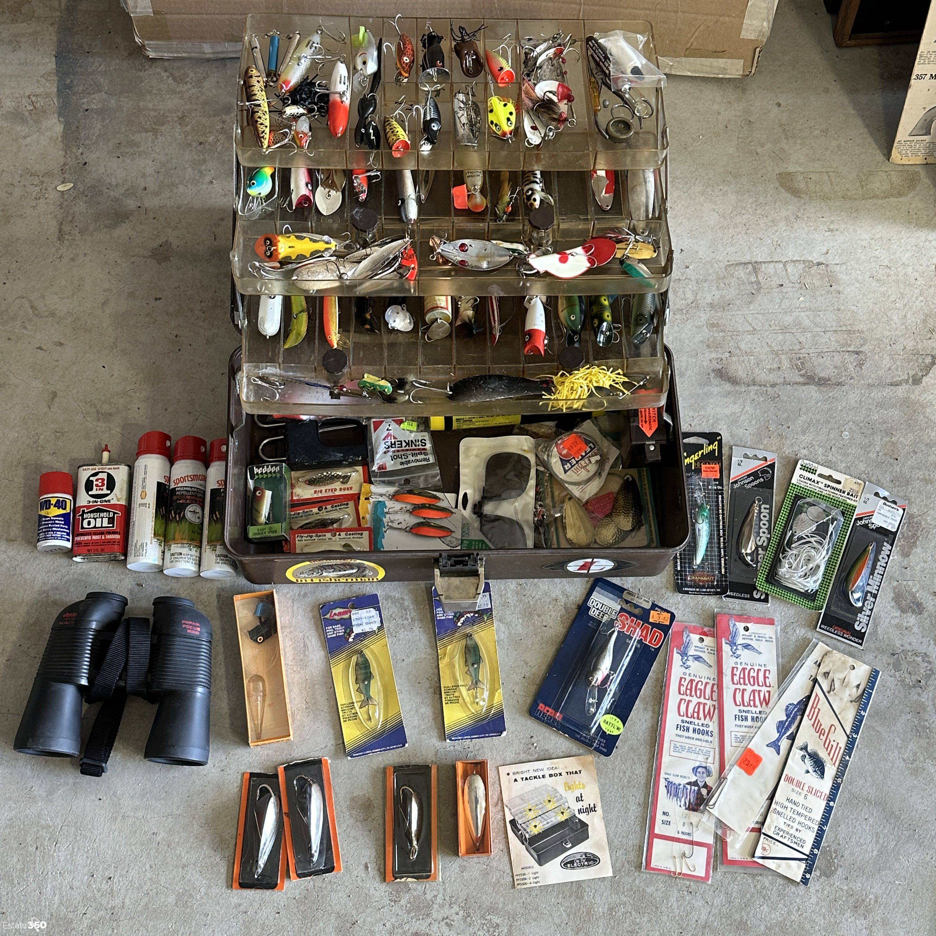 Vintage Old Pal Electric Fishing Tackle Box with Fishing Supplies and  Accessories