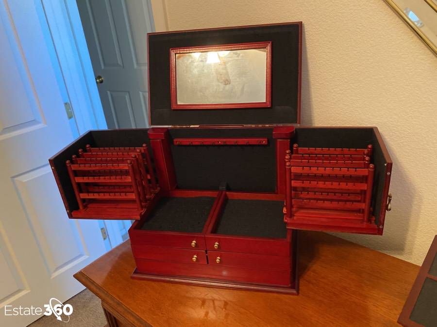 Lori Greiner Jewelry box Auction | Estate 360