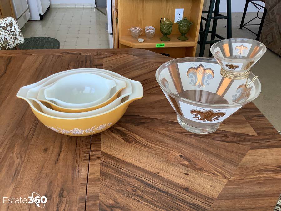 Vintage PYREX Amber Festive Harvest Brown Set/3 Nesting Mixing Bowls -   Log Cabin Decor