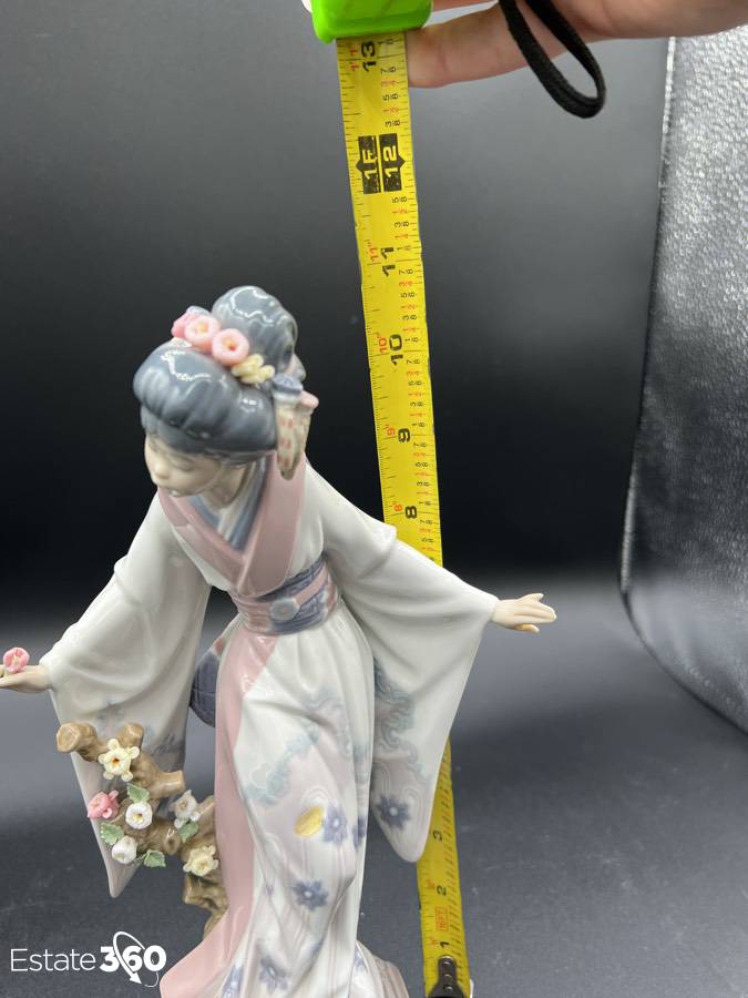 Retired Lladro 1451 Geisha Girl Teruko Porcelain Figurine