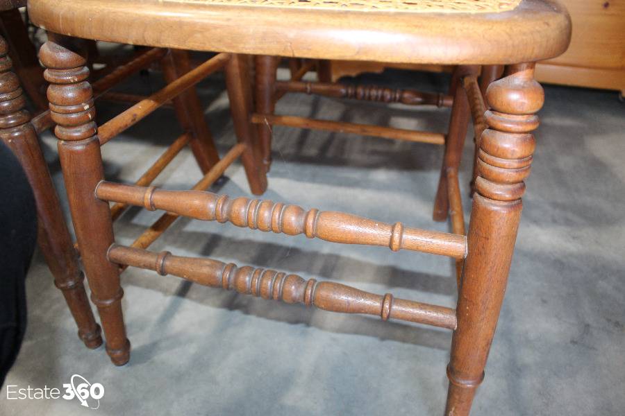 Cane discount bottom chairs