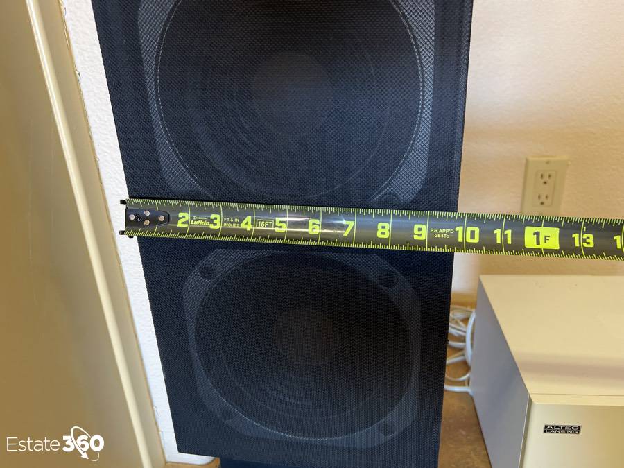 Pair Of Akai Model: SW-TF5 Tower Speakers System Auction | Estate 360